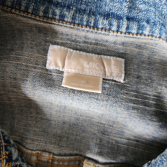 Michael Kros cropped denim jacket with jewel buttons - Picture 2 of 8